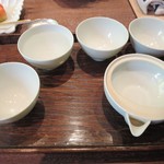 一保堂茶舗 喫茶室 嘉木 - お湯を移し変えていって温度を下げていきます