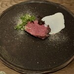 コルツ - 草熟八雲牛サーロイン、パンのソース