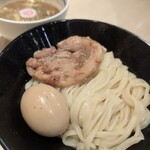 アンダーグラウンド ラーメン 頑者 - 