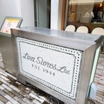 LINA STORES - 外観