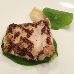 御影 ジュエンヌ - ヒラメ？だったかな炭火グリル。菜花のソース。