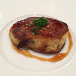 御影 ジュエンヌ - パンケーキで包んだフォアグラのソテー。