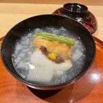 銀座 しのはら - みぞれ仕立て　炙った肉厚の瀬戸内の鯛　東寺湯葉　せり