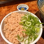 鶏そば 一瑳 - 鶏そぼろごはんもめちゃうま。