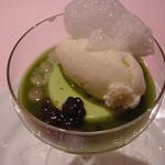 ふらんす懐石 修廣樹 - えんどう豆のバヴァロアと緑レンズ豆のコンポート、