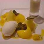 ふらんす懐石 修廣樹 - パイナップルとココナッツのコルネ、