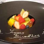 ラ・ベ - お誕生日プレートで登場