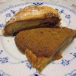 メゾン・カイザー・ショップ - 上、クロワッサン　オ　ザマンド　下、紅茶のクロワッサン　オ　ザマンド