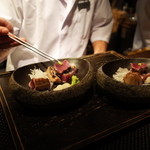 銀座 座屋 - 中野料理長による鰹の藁焼きの食べ方の説明 2014.12.1x