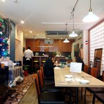 ビストロ・ラ・ターブル - 　　　　　　　　　　店内