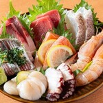 居酒屋とおるちゃん - 料理写真:名物！とおるちゃん刺盛
