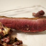 ウシマル - ・山武産 天然網取り真鴨(ムネ、モモ、ササミ)炭焼き、カステルフランコ、ベリーのソース