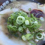 博多とんこつ もんちゃん - 今日のチャーシューはデカい