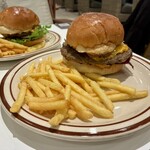 J.S. BURGERS CAFE - BBQチーズバーガー