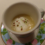 モナリザ - 洋ナシのスープ仕立て