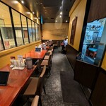 健康中華庵 青蓮 - 健康中華織 青蓮 日本橋店 店内 後ろにもテーブル席があります