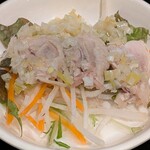 健康中華庵 青蓮 - 健康中華織 青蓮 日本橋店 牡蠣あんかけ焼きそばに付く冷製蒸し鶏