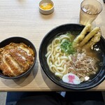 資さんうどん - 料理写真: