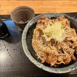 おにそば 豚退治 - 紅の豚丼　辛口