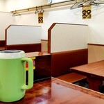 麺屋 誠 - 内観（テーブル席）