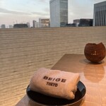 ベージュ アラン・デュカス 東京 - 