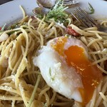 ペスカトーレ - 温泉卵をトッピング
