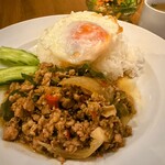 ASIAN MEAT & GRILL - ガパオライス 1,100円