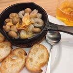 ピエトロ - 料理写真:海老とマッシュルームのアヒージョ