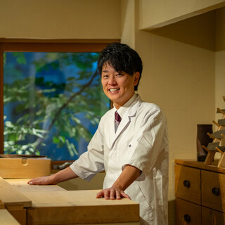 小松孝氏（コマツタカシ）――多彩な技で季節の旬をそのまま皿へ