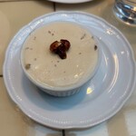 THE UPPER - デザート: ナッツアイスクリーム
