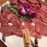 A5仙台牛焼肉 肉豊作 - 