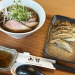 創作中華 山哲 - 