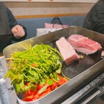 プングム 新大久保本店 - ミナリサムギョプサル　店員さんが焼いてくれる