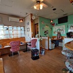 スマイル カフェ ちいさなおうち - 店内　入口から撮影