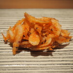 鮨 巳之七 - 桜海老かき揚げ（由比ヶ浜）