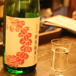 うさぎ - 2つめは、萩のガラの日本酒。香りのあって鮭にあうやつ、というリクエストに応じて、でてきました。