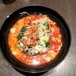 토셰 카이힌마쿠하리점 - 坦々刀削麺中辛980円