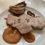 シノワ - 岩中豚ロース肉のポワレ 落花生ロメスコソース