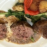 シノワ - オーストラリア産仔羊のカイエット粒マスタードソース(多分)