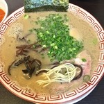 博多長浜らーめん　もりや - らーめん（￥650）味付たまご（￥100）豚とまと（￥100）絶品スープ。しかも以前よりスープの量が増えている！ 12/16/2014