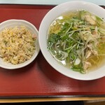 雷火 - トリネギ塩ラーメン（半チャーハンセット）