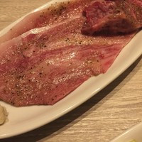 うしごろバンビーナ 渋谷店 - たくさんお肉いただいたのに、食べるのに夢中で写真はこれだけ。