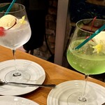 東京バルGardenTerrace - リッチピーチクリームソーダ & リッチメロンクリームソーダ
アルコールが入った 大人のクリームソーダです♪