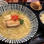 分あじこや - 沖縄そば定食