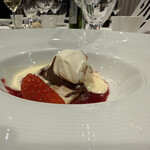 ザ ストリングス表参道 - 