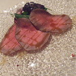 牛モモ肉の岩塩包み焼き