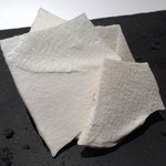 レフェルヴェソンス - 熟成和栗のクリームと竹炭プララン、ブールノワゼットのアイスクリーム、黒オリーブ、タカラ牧場の「小さなトム」のムース