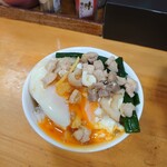 鍋焼きラーメン千秋 - 潰したら汁をかけちゃうもんね～