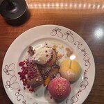 カルネジーオ ウエスト - 