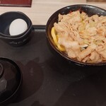 伝説のすた丼屋 - すた丼元祖盛り（990円）